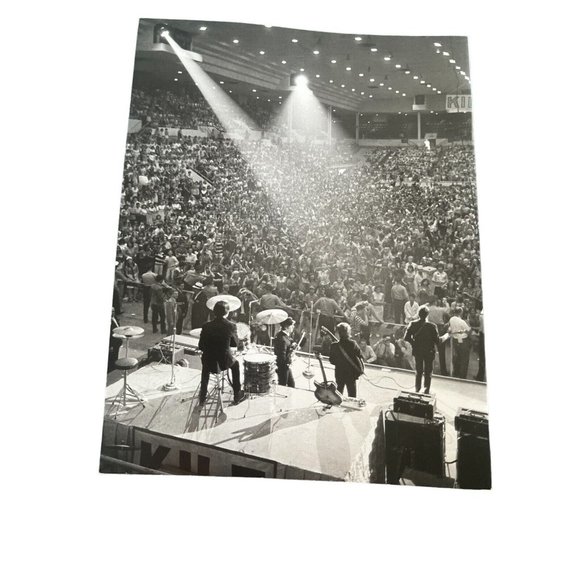 The Beatles "The Untold Story" TV Guide Special Edition Magazine 2014 - Picture 2 of 3